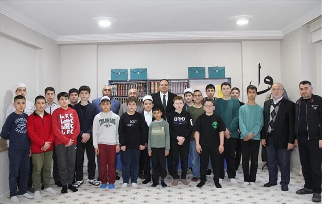 Erbaa Kaymakamı Demir, hafız öğrencilerle buluştu