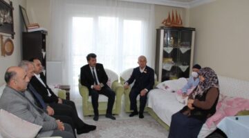 Kaymakam rahatsızlanan Kıbrıs Gazisi’ni ziyaret etti