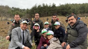 Erbaa’da yüzlerce fidan toprakla buluştu
