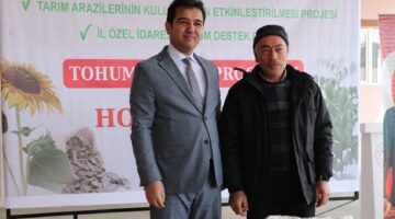 Tokat’ta çiftçilere ayçiçeği ve nohut tohumu dağıtıldı