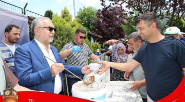 Zile’de 1 ton kiraz, binlerce kişilik bat ve aşure ikramı